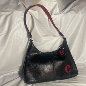 VINTAGE 90s BLACK AND RED LEATHER SHOULDER BAG